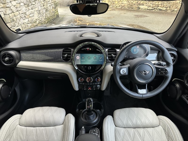 2024 (24) MINI HATCHBACK 1.5 Cooper Exclusive 5dr Auto 4893652