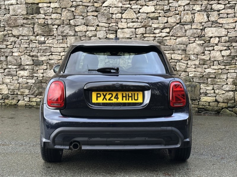 2024 (24) MINI HATCHBACK 1.5 Cooper Exclusive 5dr Auto 4893615