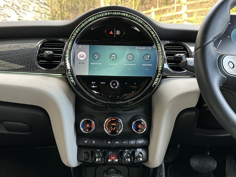 2024 (24) MINI HATCHBACK 1.5 Cooper Exclusive 5dr Auto 4893654