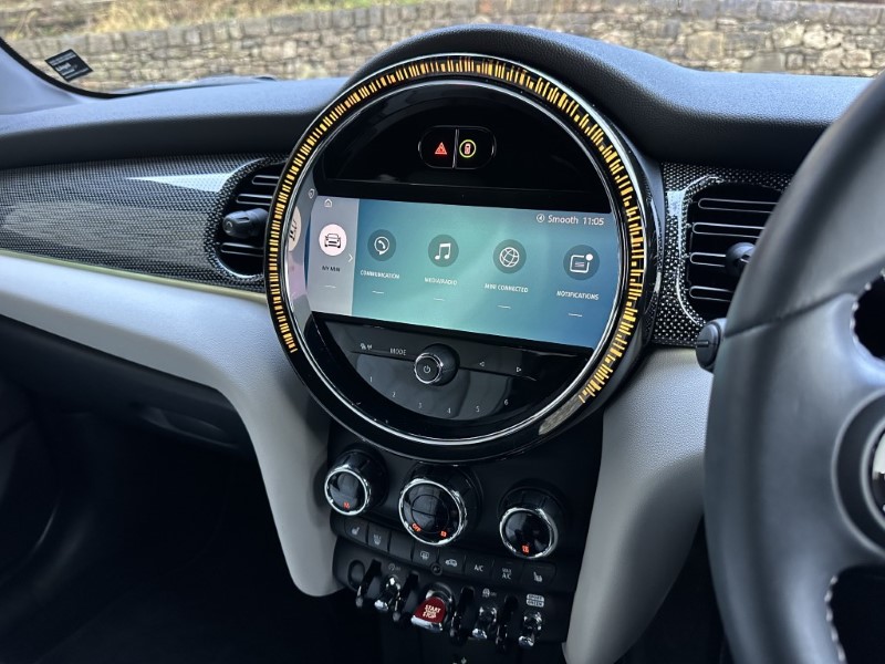 2024 (24) MINI HATCHBACK 1.5 Cooper Exclusive 5dr Auto 4893637