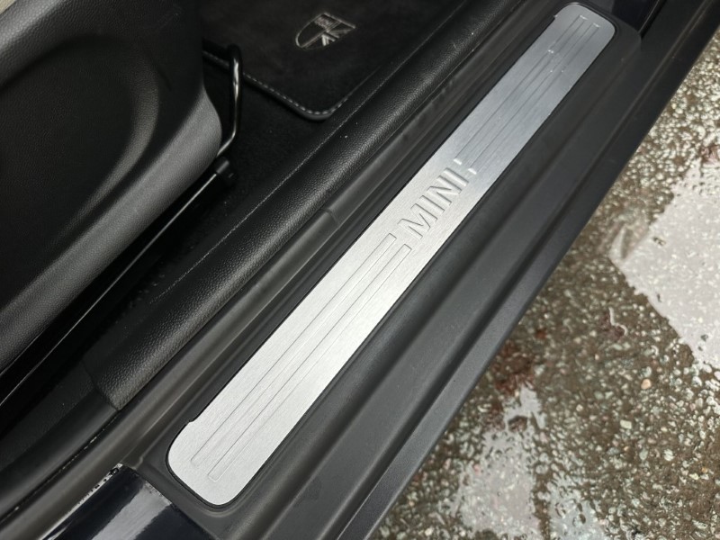 2024 (24) MINI HATCHBACK 1.5 Cooper Exclusive 5dr Auto 4893594