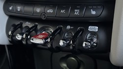 2024 (24) MINI HATCHBACK 1.5 Cooper Exclusive 5dr Auto 4893645