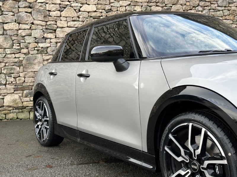 2025 (75) MINI COOPER 2.0 S Sport 5dr Auto 4854130