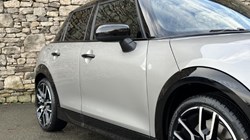 2025 (75) MINI COOPER 2.0 S Sport 5dr Auto 4854130