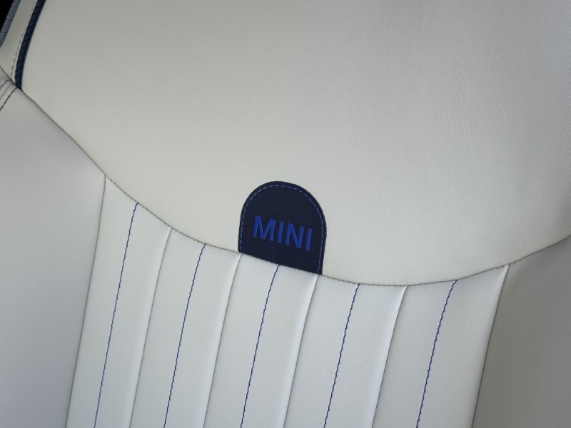 2024 (24) MINI COOPER 160kW SE Exclusive 3dr Auto 4881400