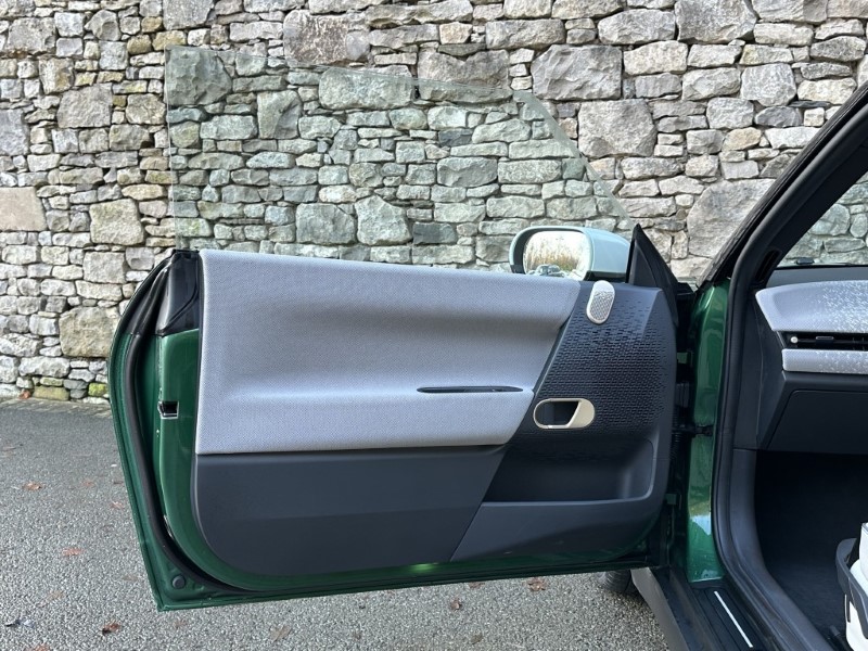 2024 (24) MINI COOPER 160kW SE Exclusive 3dr Auto 4881407