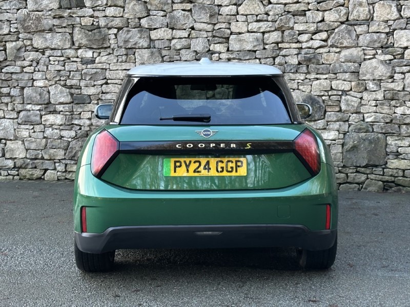 2024 (24) MINI COOPER 160kW SE Exclusive 3dr Auto 4881405