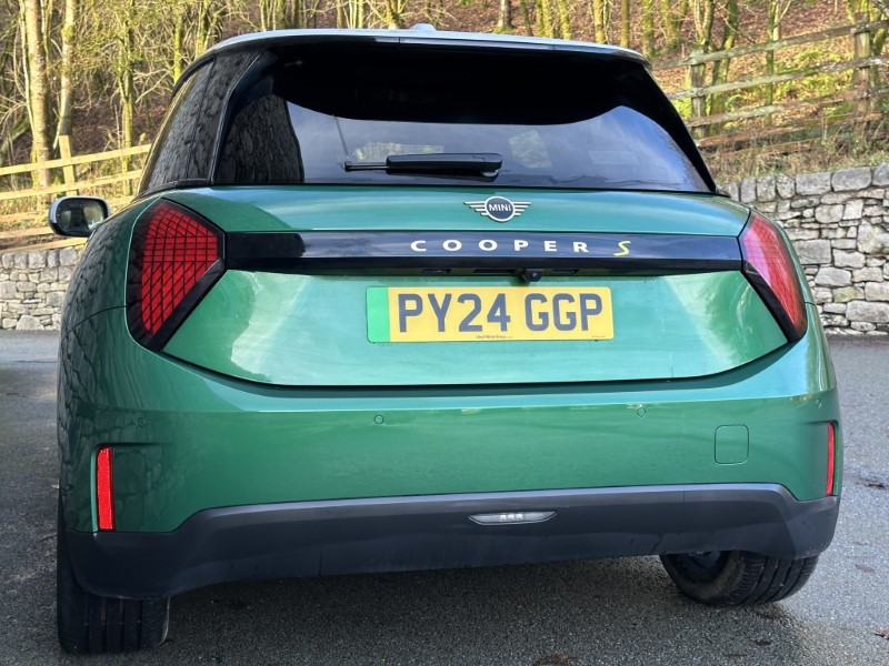 2024 (24) MINI COOPER 160kW SE Exclusive 3dr Auto 4881372