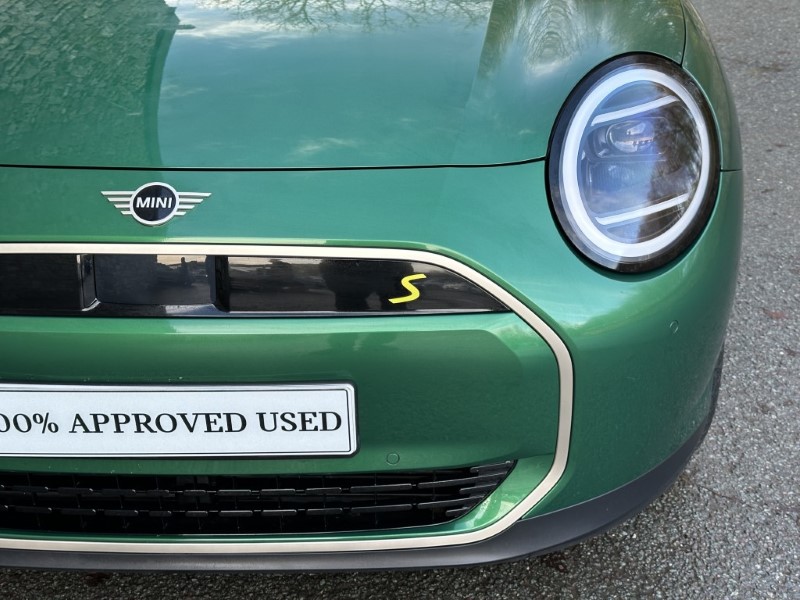 2024 (24) MINI COOPER 160kW SE Exclusive 3dr Auto 4881394