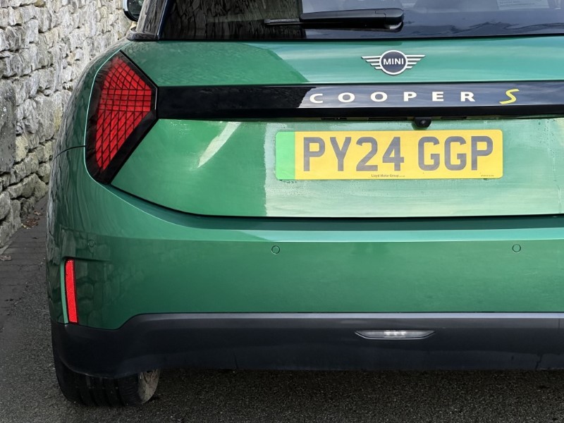 2024 (24) MINI COOPER 160kW SE Exclusive 3dr Auto 4881370