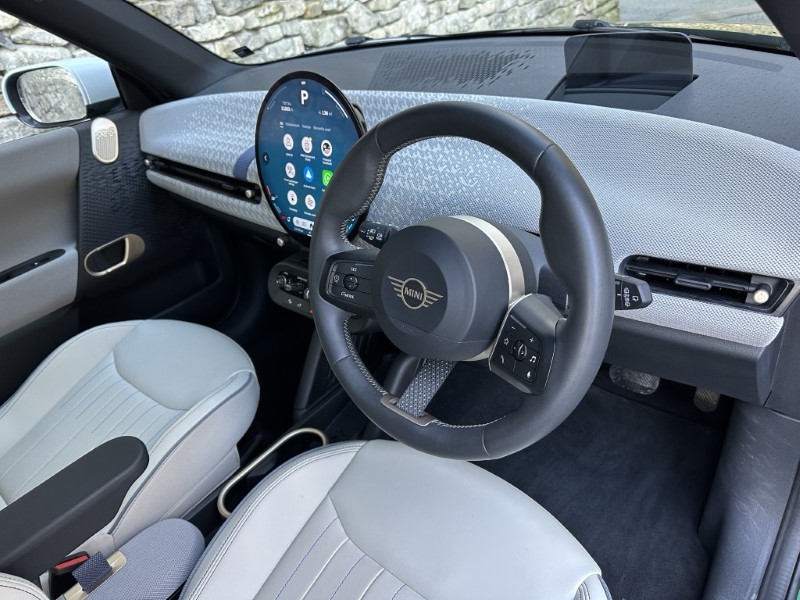 2024 (24) MINI COOPER 160kW SE Exclusive 3dr Auto 4881375
