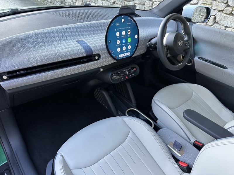 2024 (24) MINI COOPER 160kW SE Exclusive 3dr Auto 4881396