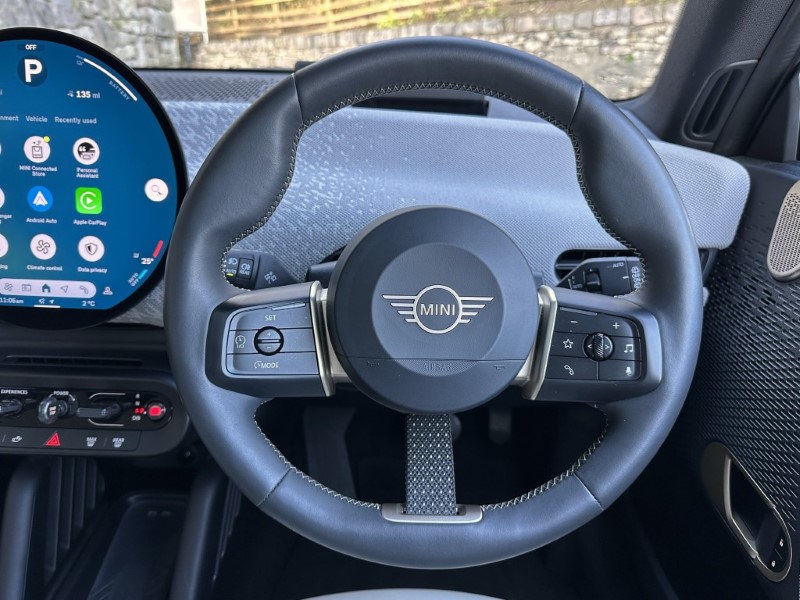 2024 (24) MINI COOPER 160kW SE Exclusive 3dr Auto 4881383