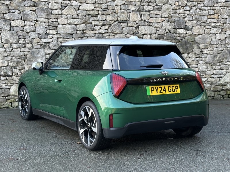 2024 (24) MINI COOPER 160kW SE Exclusive 3dr Auto