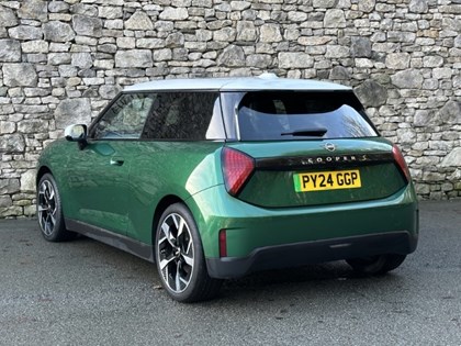 2024 (24) MINI COOPER 160kW SE Exclusive 3dr Auto