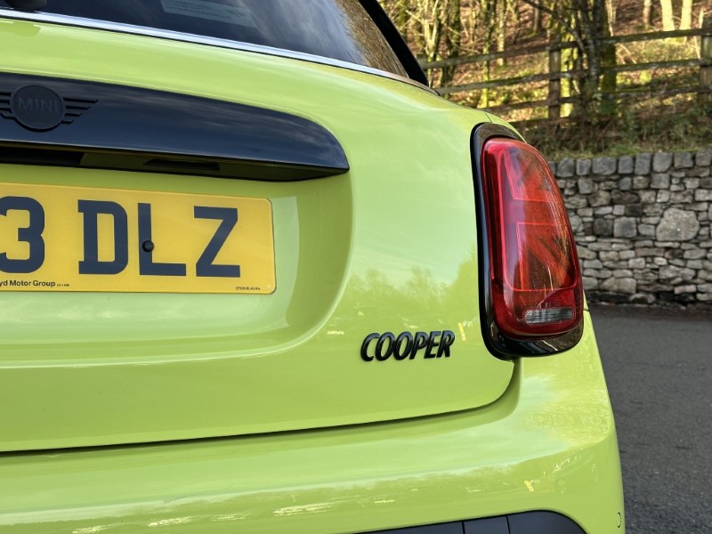 2023 (23) MINI HATCHBACK 1.5 Cooper Exclusive Premium 5dr 4882898