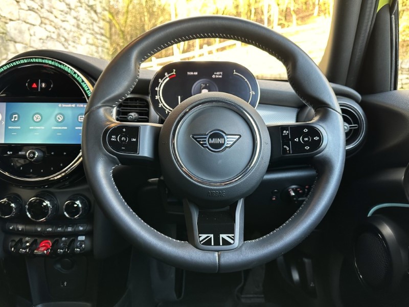 2023 (23) MINI HATCHBACK 1.5 Cooper Exclusive Premium 5dr 4882901