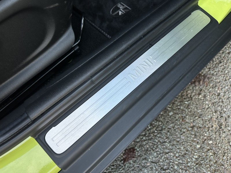 2023 (23) MINI HATCHBACK 1.5 Cooper Exclusive Premium 5dr 4882892