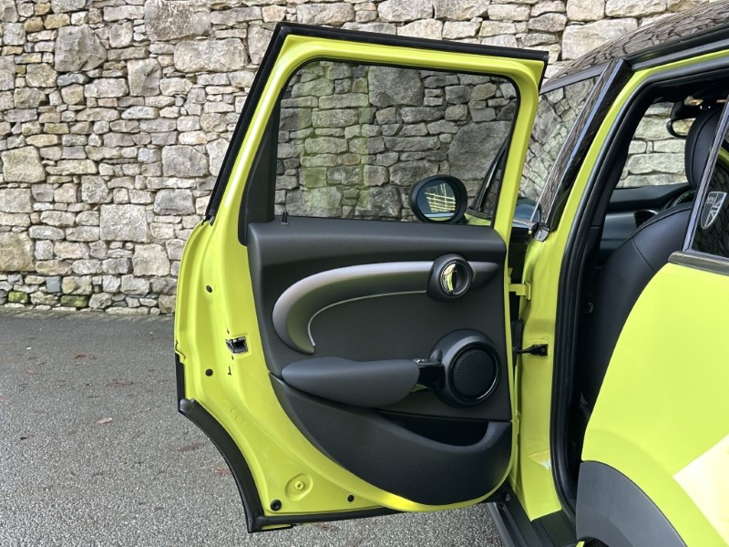 2023 (23) MINI HATCHBACK 1.5 Cooper Exclusive Premium 5dr 4882932