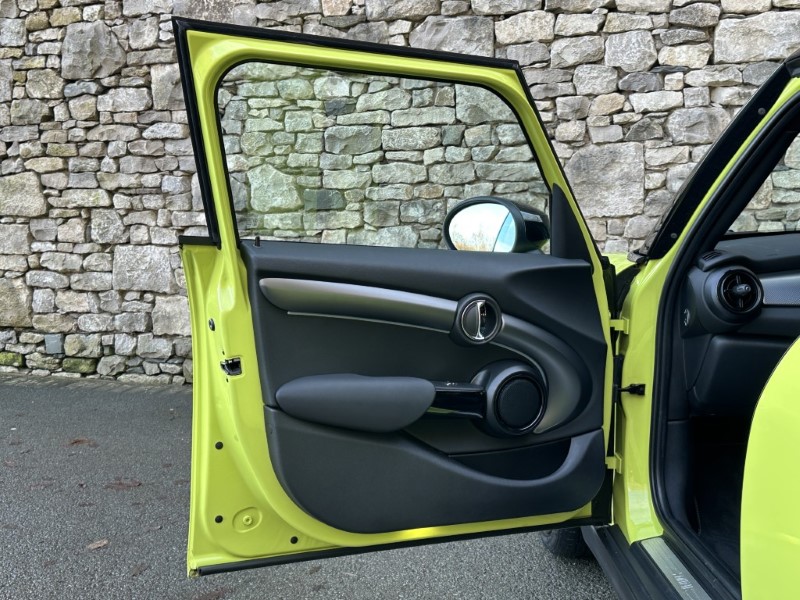 2023 (23) MINI HATCHBACK 1.5 Cooper Exclusive Premium 5dr 4882931