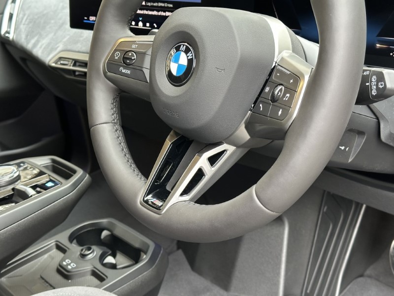 2025 (75) BMW iX 300kW xDrive45 M Sport 101kWh 5dr Auto 4876361