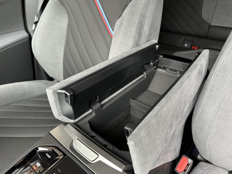 2025 (75) BMW iX 300kW xDrive45 M Sport 101kWh 5dr Auto 4876387