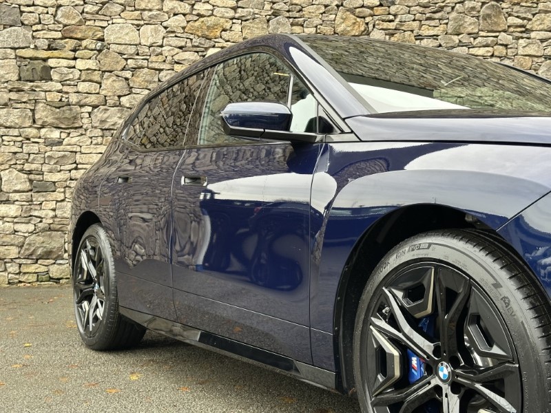2025 (75) BMW iX 300kW xDrive45 M Sport 101kWh 5dr Auto 4876408