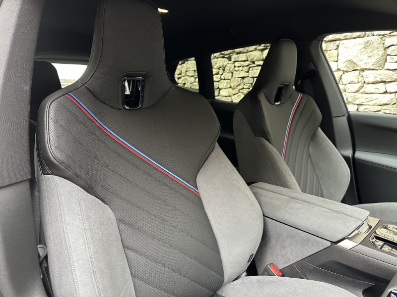 2025 (75) BMW iX 300kW xDrive45 M Sport 101kWh 5dr Auto 4876363