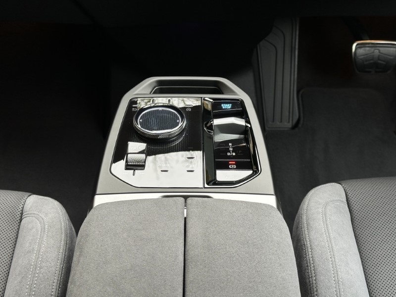 2025 (75) BMW iX 300kW xDrive45 M Sport 101kWh 5dr Auto 4876366