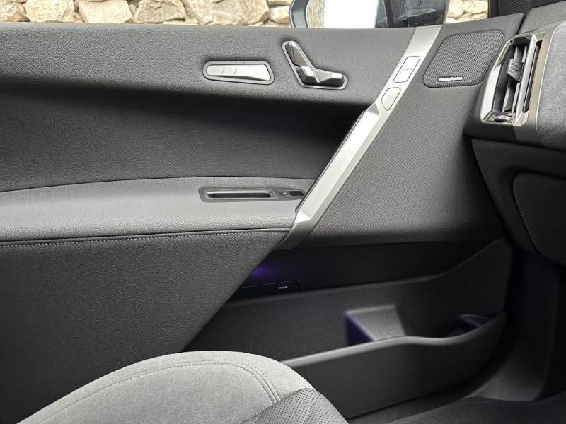 2025 (75) BMW iX 300kW xDrive45 M Sport 101kWh 5dr Auto 4876373