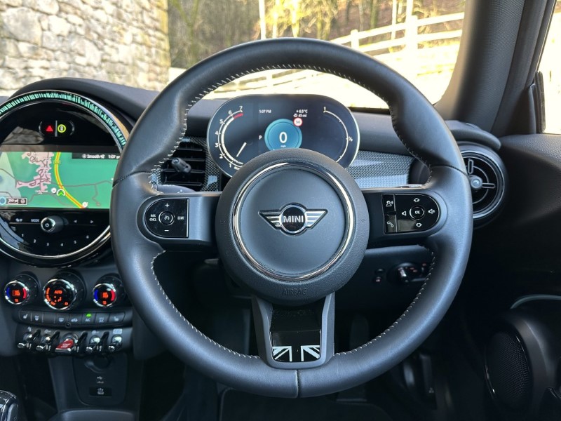 2024 (73) MINI HATCHBACK 1.5 Cooper Exclusive 3dr 4885716