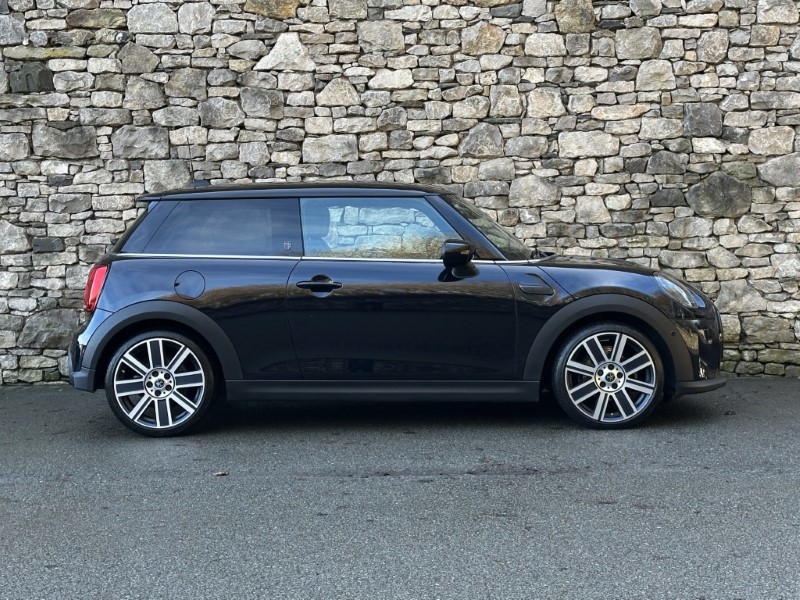 2024 (73) MINI HATCHBACK 1.5 Cooper Exclusive 3dr 4885704