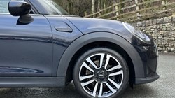 2023 (72) MINI HATCHBACK 1.5 Cooper Exclusive 5dr Auto 4892412