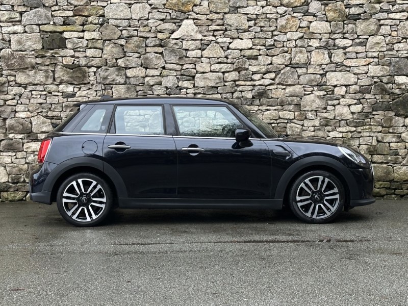 2023 (72) MINI HATCHBACK 1.5 Cooper Exclusive 5dr Auto 4892419
