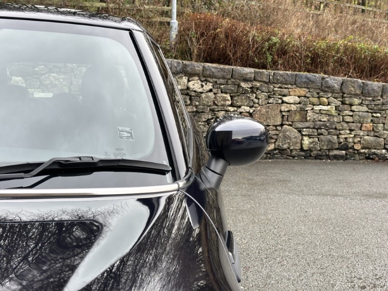 2023 (72) MINI HATCHBACK 1.5 Cooper Exclusive 5dr Auto 4886182