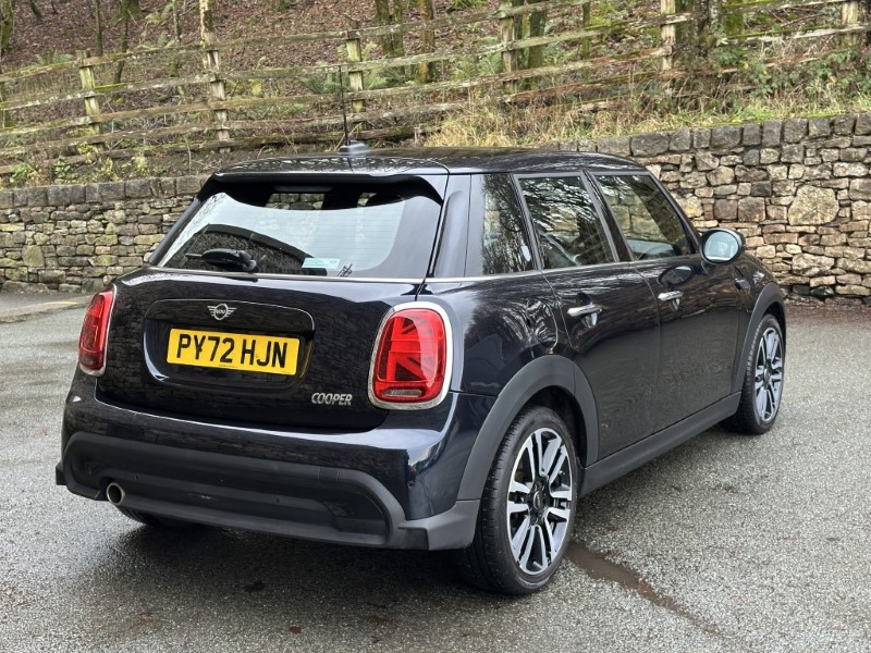 2023 (72) MINI HATCHBACK 1.5 Cooper Exclusive 5dr Auto 4886189