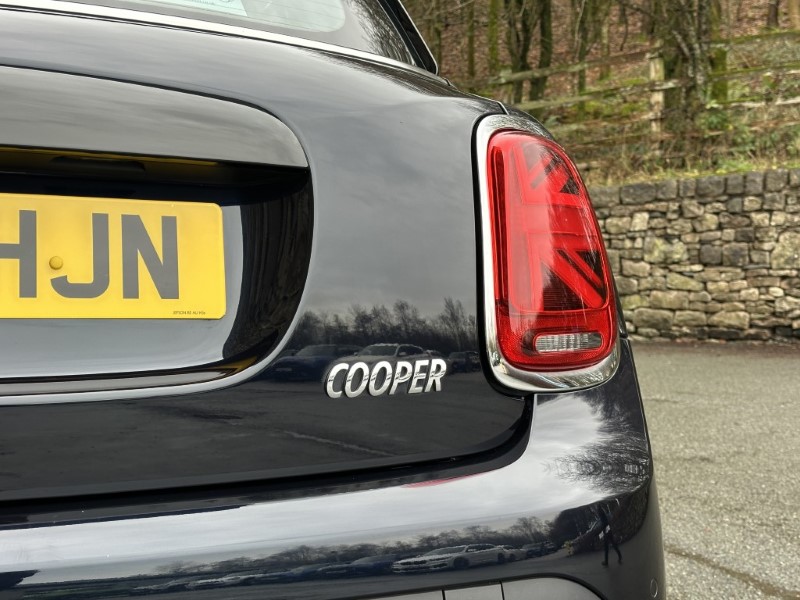 2023 (72) MINI HATCHBACK 1.5 Cooper Exclusive 5dr Auto 4886153