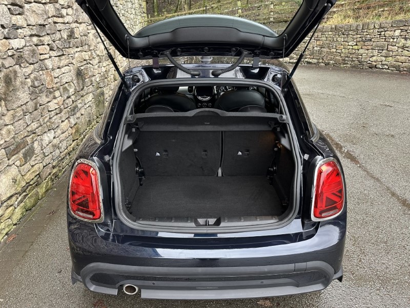 2023 (72) MINI HATCHBACK 1.5 Cooper Exclusive 5dr Auto 4886154