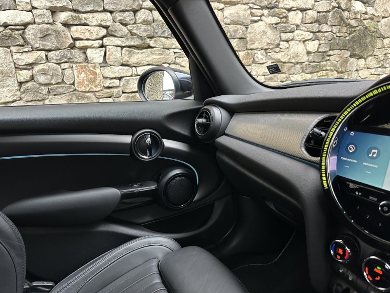 2023 (72) MINI HATCHBACK 1.5 Cooper Exclusive 5dr Auto 4886198