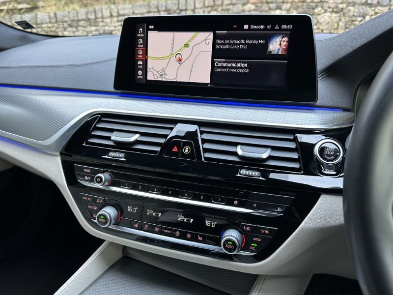 2020 (70) BMW 5 SERIES 520i M Sport 4dr Saloon  4899240