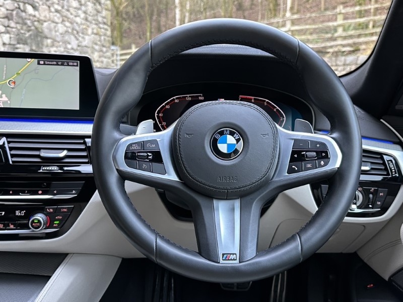 2020 (70) BMW 5 SERIES 520i M Sport 4dr Saloon  4899238