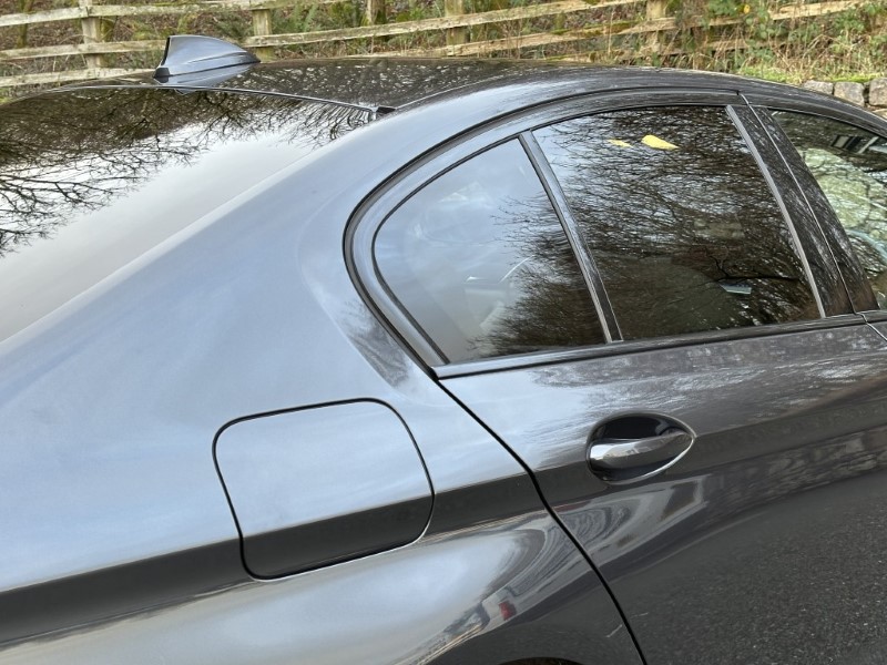 2020 (70) BMW 5 SERIES 520i M Sport 4dr Saloon  4899237