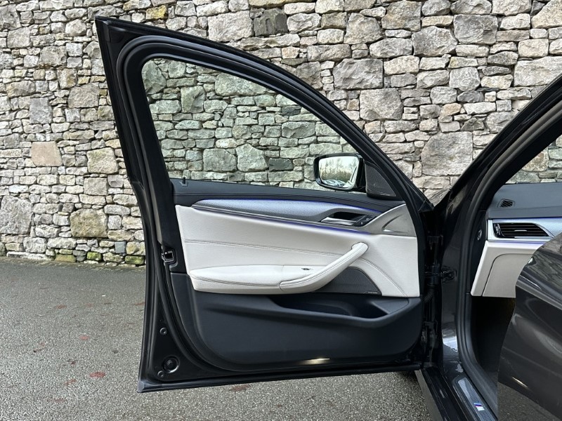 2020 (70) BMW 5 SERIES 520i M Sport 4dr Saloon  4899210