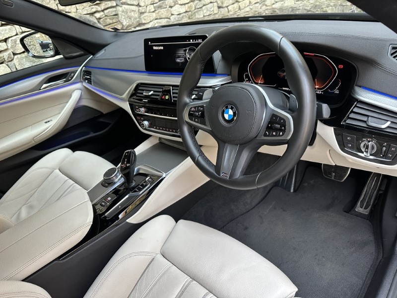 2020 (70) BMW 5 SERIES 520i M Sport 4dr Saloon  4899175
