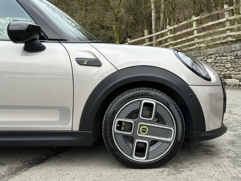 2022 (71) MINI HATCHBACK 135kW Cooper S Collection Edition 4903654