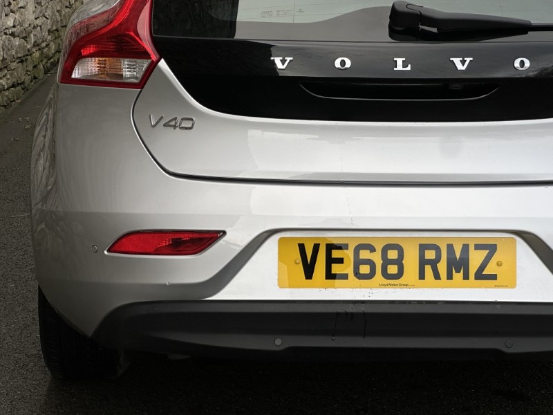 2018 (68) VOLVO V40 T2 Momentum Nav Plus 5dr Geartronic 4898160