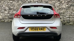 2018 (68) VOLVO V40 T2 Momentum Nav Plus 5dr Geartronic 4898193