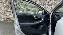 2018 (68) VOLVO V40 T2 Momentum Nav Plus 5dr Geartronic 4898195