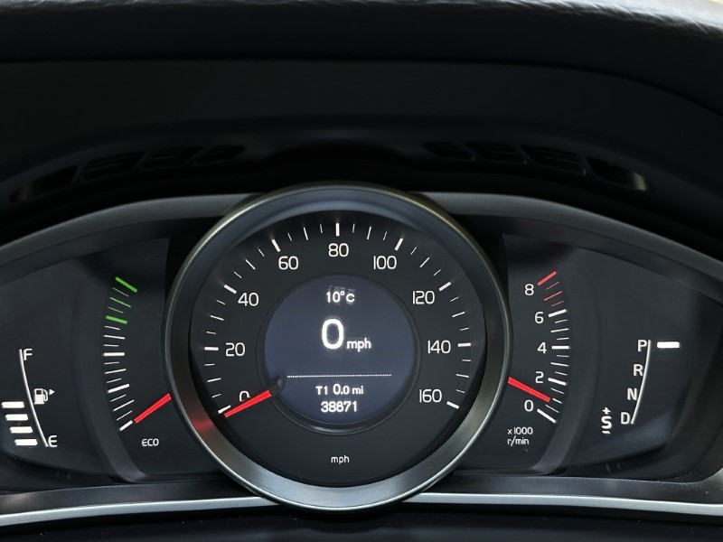 2018 (68) VOLVO V40 T2 Momentum Nav Plus 5dr Geartronic 4898192