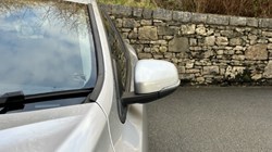 2018 (68) VOLVO V40 T2 Momentum Nav Plus 5dr Geartronic 4898202